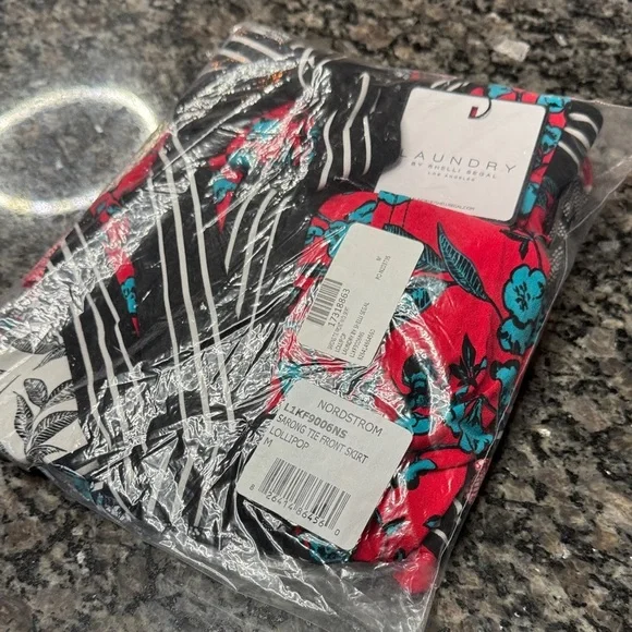 Laundry By Shelli Segal Boho Red and Black Patterned High Low Skirt NWT L - Picture 11 of 11